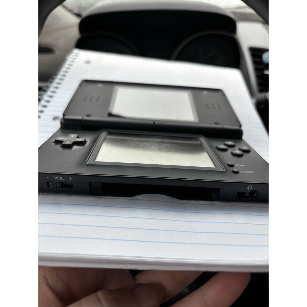 Nintendo DS - Picture 3 of 6